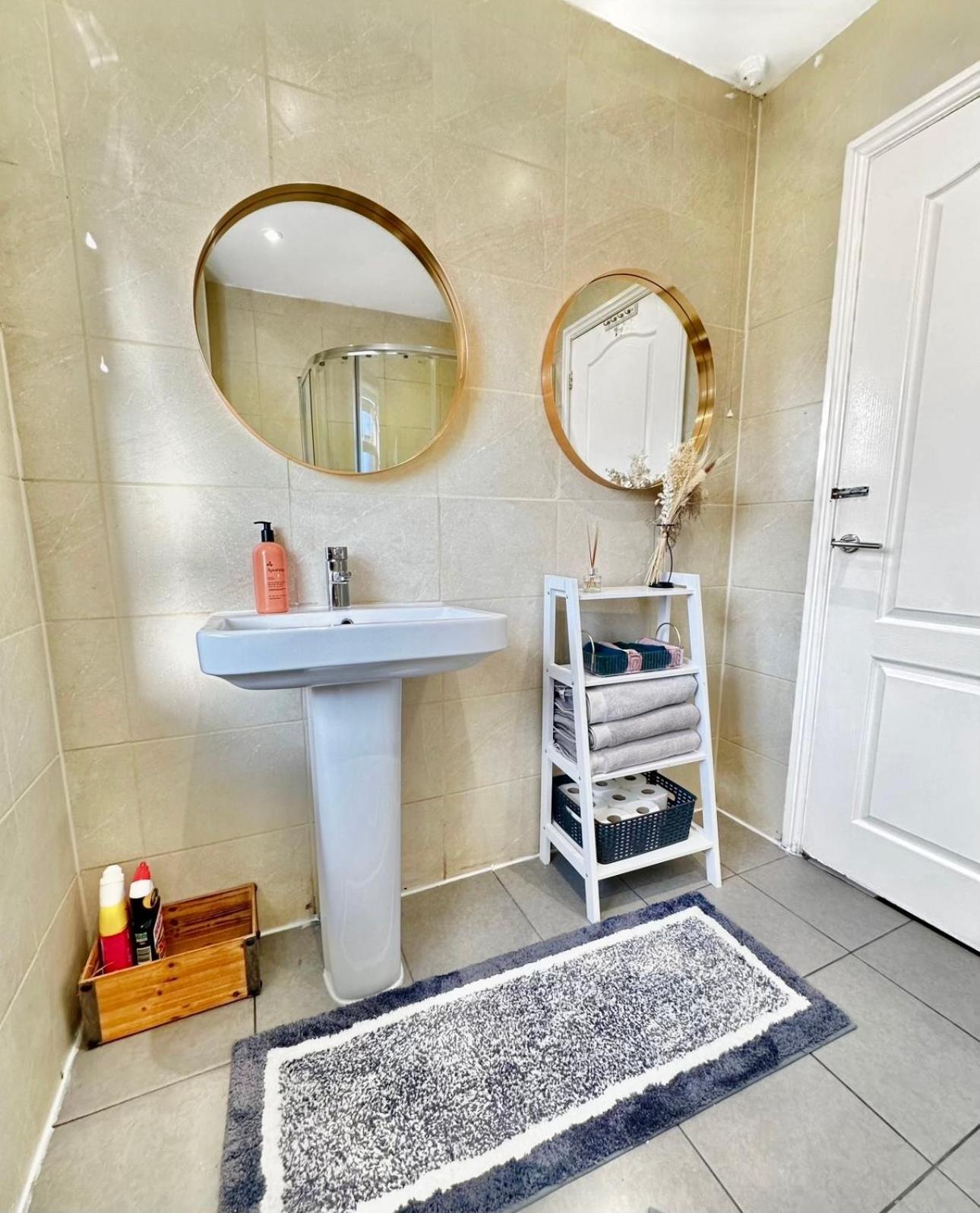 Charming 3-Bedroom House With Garden In Portsmouth, Close Parking, Train Station & Gunwharf Экстерьер фото
