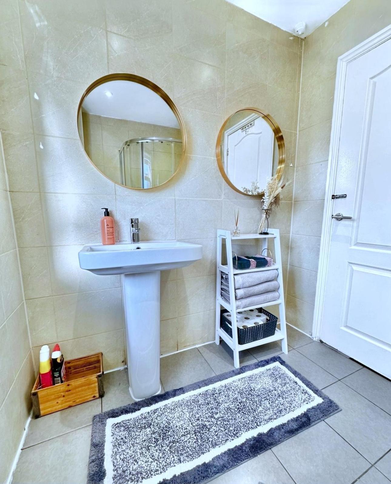 Charming 3-Bedroom House With Garden In Portsmouth, Close Parking, Train Station & Gunwharf Экстерьер фото